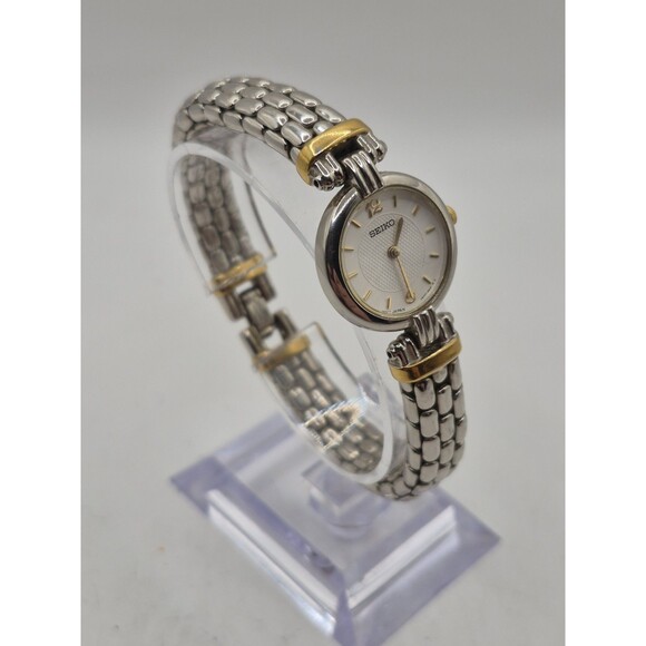 SEIKO White Dial Stainless Steel Ladies\' Watch V400-1409. New Battery. 6.75\